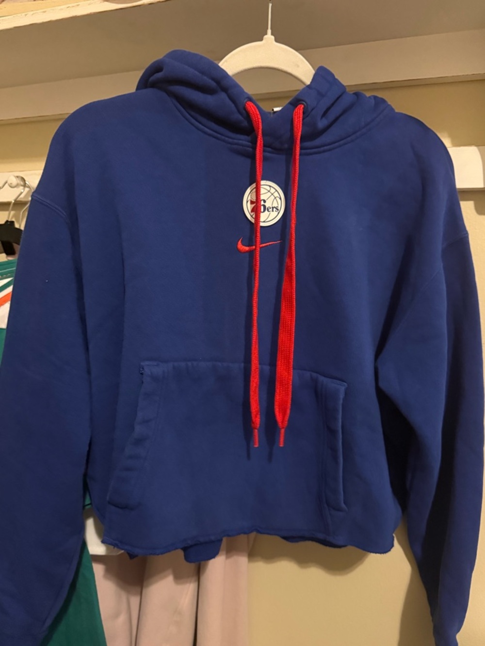 Nike Philadelphia 76ers Courtside Cropped NBA Blue Hoodie Crew Sweatshirt Small
